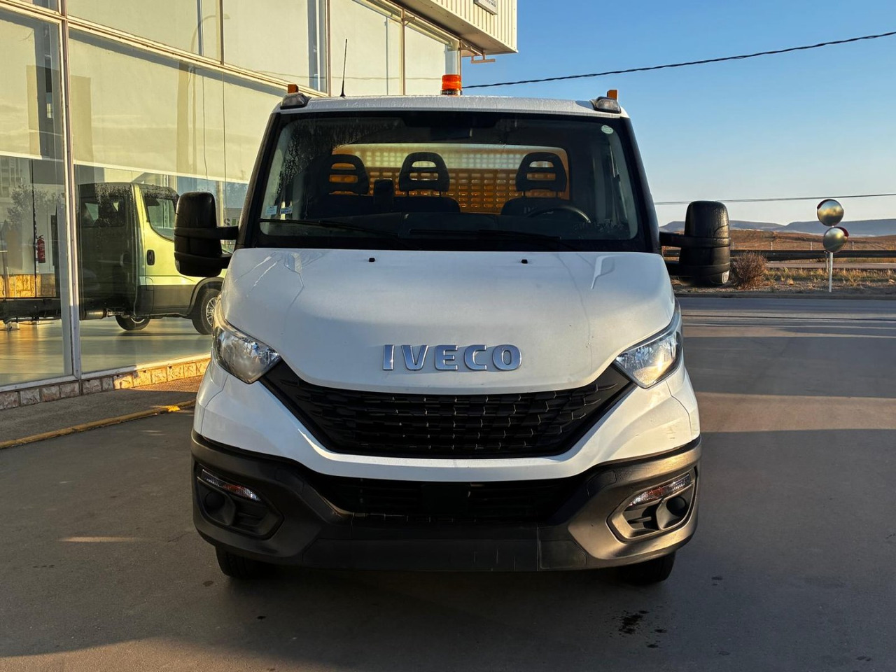 Volquete/Dumper IVECO 35C14 CAJA BASCULANTE - قلاب صغير: صور 2 Volquete/Dumper IVECO 35C14 CAJA BASCULANTE - قلاب صغير: صور 2