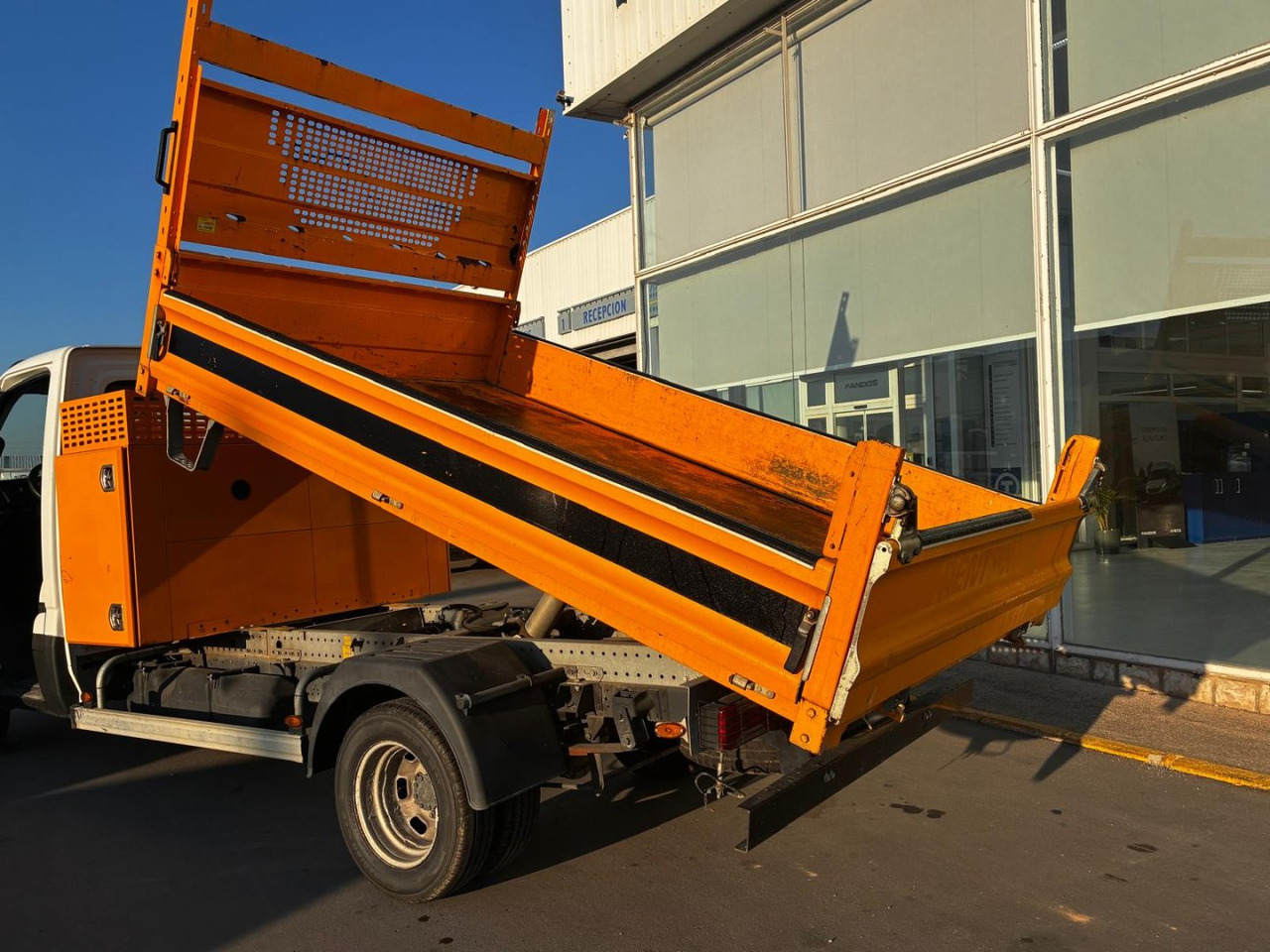 Volquete/Dumper IVECO 35C14 CAJA BASCULANTE - قلاب صغير: صور 5 Volquete/Dumper IVECO 35C14 CAJA BASCULANTE - قلاب صغير: صور 5