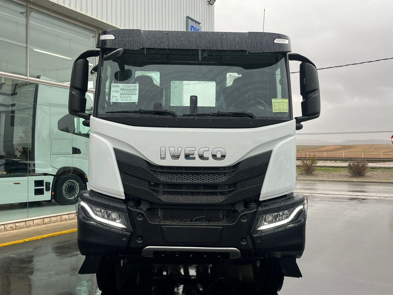Volquete/Dumper IVECO T-WAY 510cv 8X4 - الشاسيه شاحنة: صور 2 Volquete/Dumper IVECO T-WAY 510cv 8X4 - الشاسيه شاحنة: صور 2