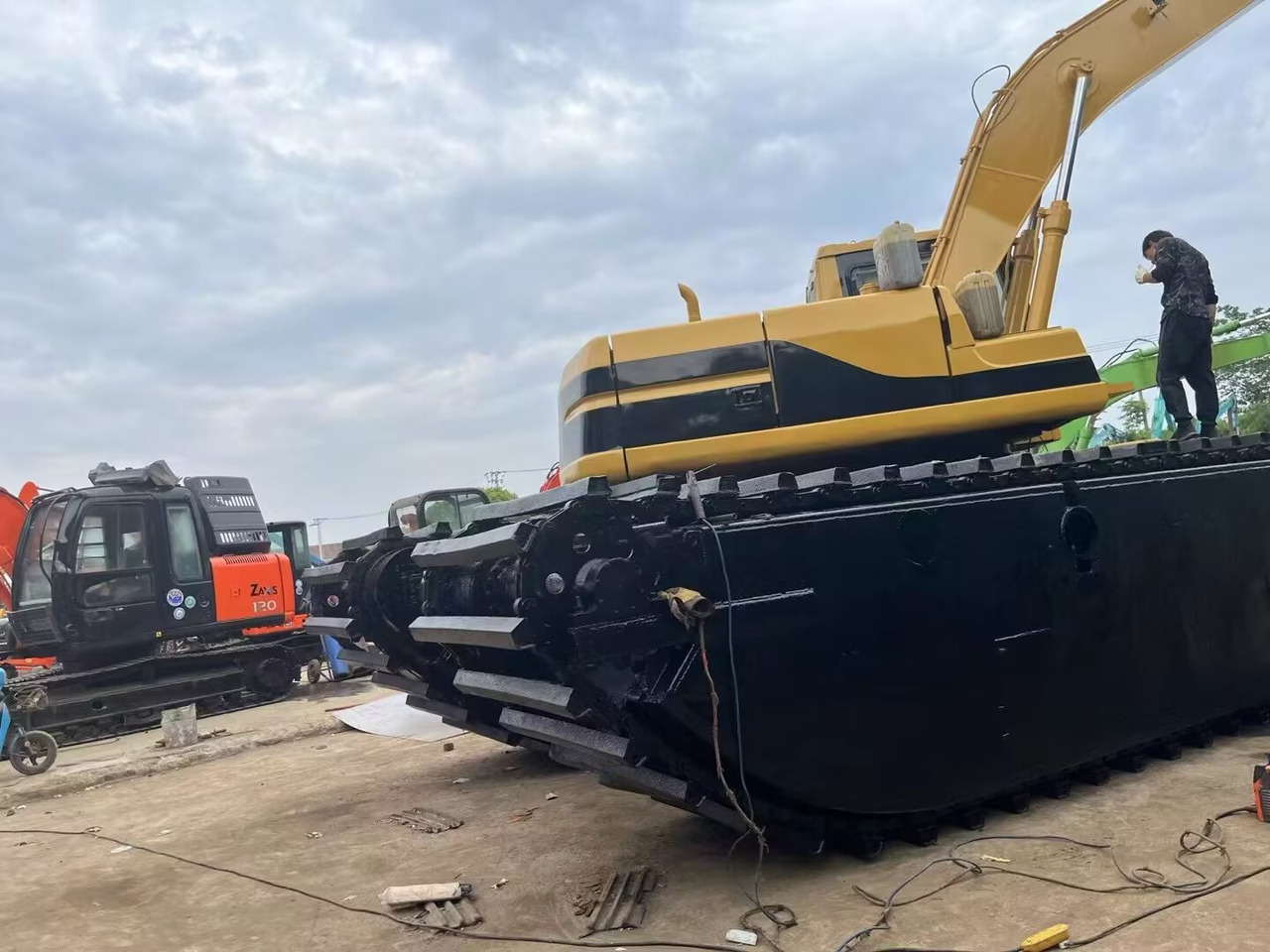 CAT 320BL 320CL 320D2L 18 meter extended arm Customizable Dredger - حفارات برمائية: صور 2 CAT 320BL 320CL 320D2L 18 meter extended arm Customizable Dredger - حفارات برمائية: صور 2