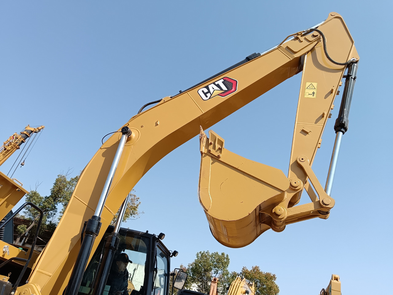 CAT 320GC 323GC 336GC - حفارات زحافة: صور 3 CAT 320GC 323GC 336GC - حفارات زحافة: صور 3