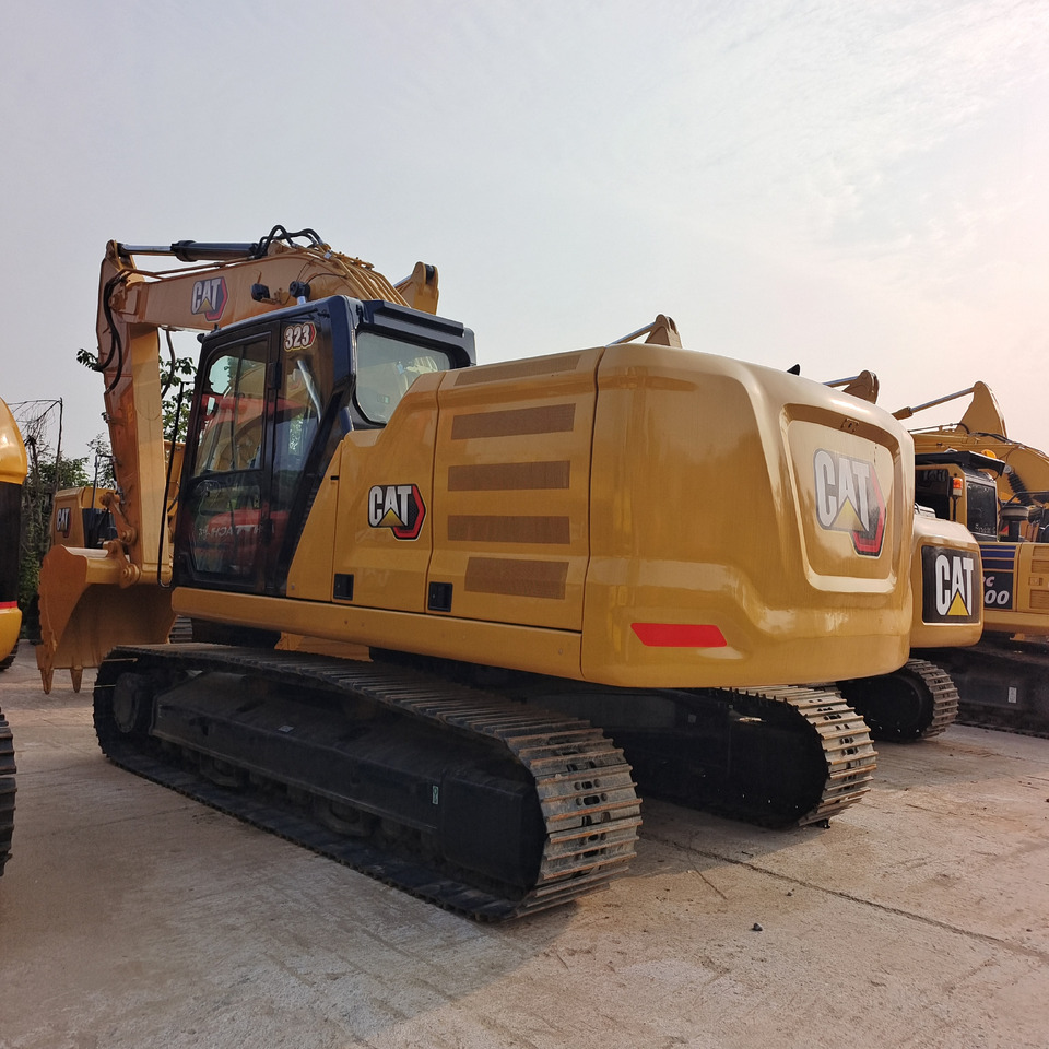 CAT 323 - حفارات زحافة: صور 2 CAT 323 - حفارات زحافة: صور 2