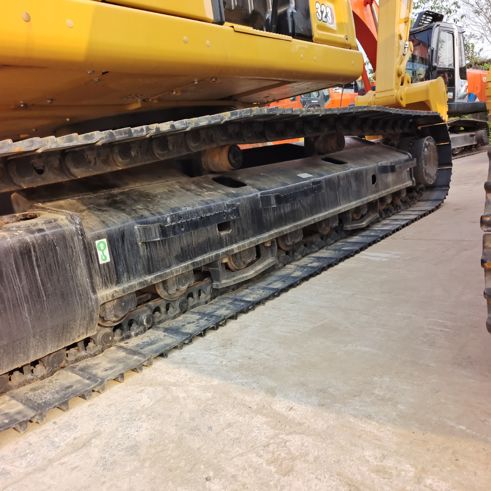 CAT 323 - حفارات زحافة: صور 5 CAT 323 - حفارات زحافة: صور 5