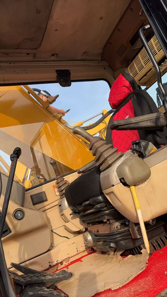 CATERPILLAR 320BL - حفارات زحافة: صور 2 CATERPILLAR 320BL - حفارات زحافة: صور 2