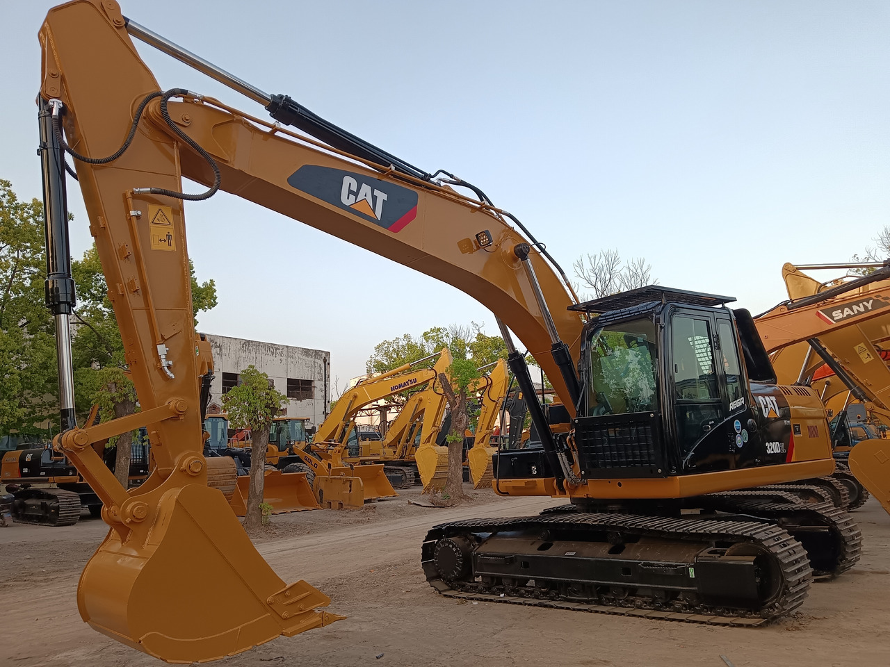 CATERPILLAR 320D2L CAT 320 D 2 L - حفارات زحافة: صور 4 CATERPILLAR 320D2L CAT 320 D 2 L - حفارات زحافة: صور 4