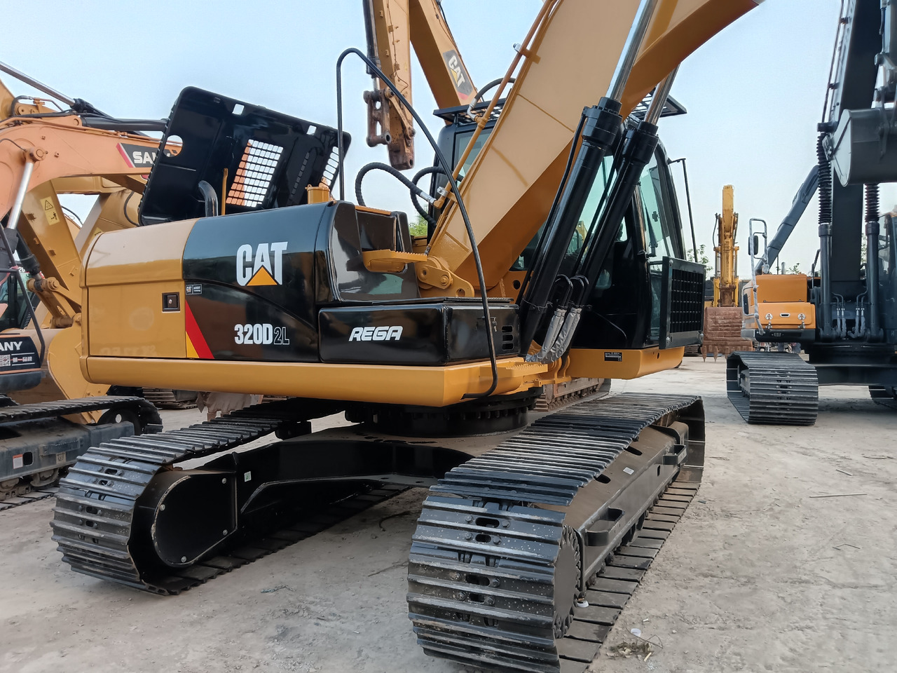 حفارات زحافة CATERPILLAR 320D2L CAT 320 D 2 L: صور 10 حفارات زحافة CATERPILLAR 320D2L CAT 320 D 2 L: صور 10