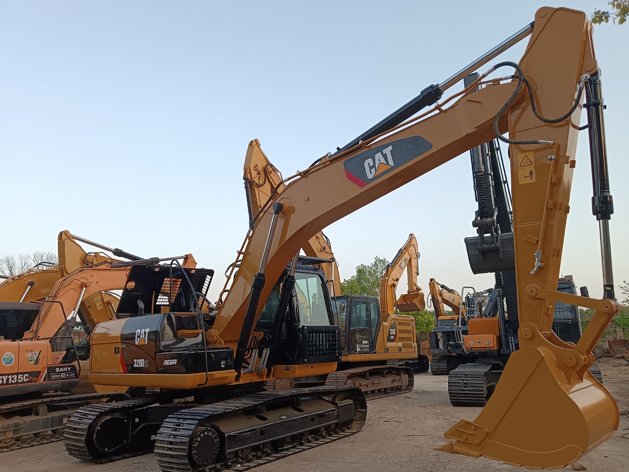 حفارات زحافة CATERPILLAR 320D2L CAT 320 D 2 L: صور 11 حفارات زحافة CATERPILLAR 320D2L CAT 320 D 2 L: صور 11