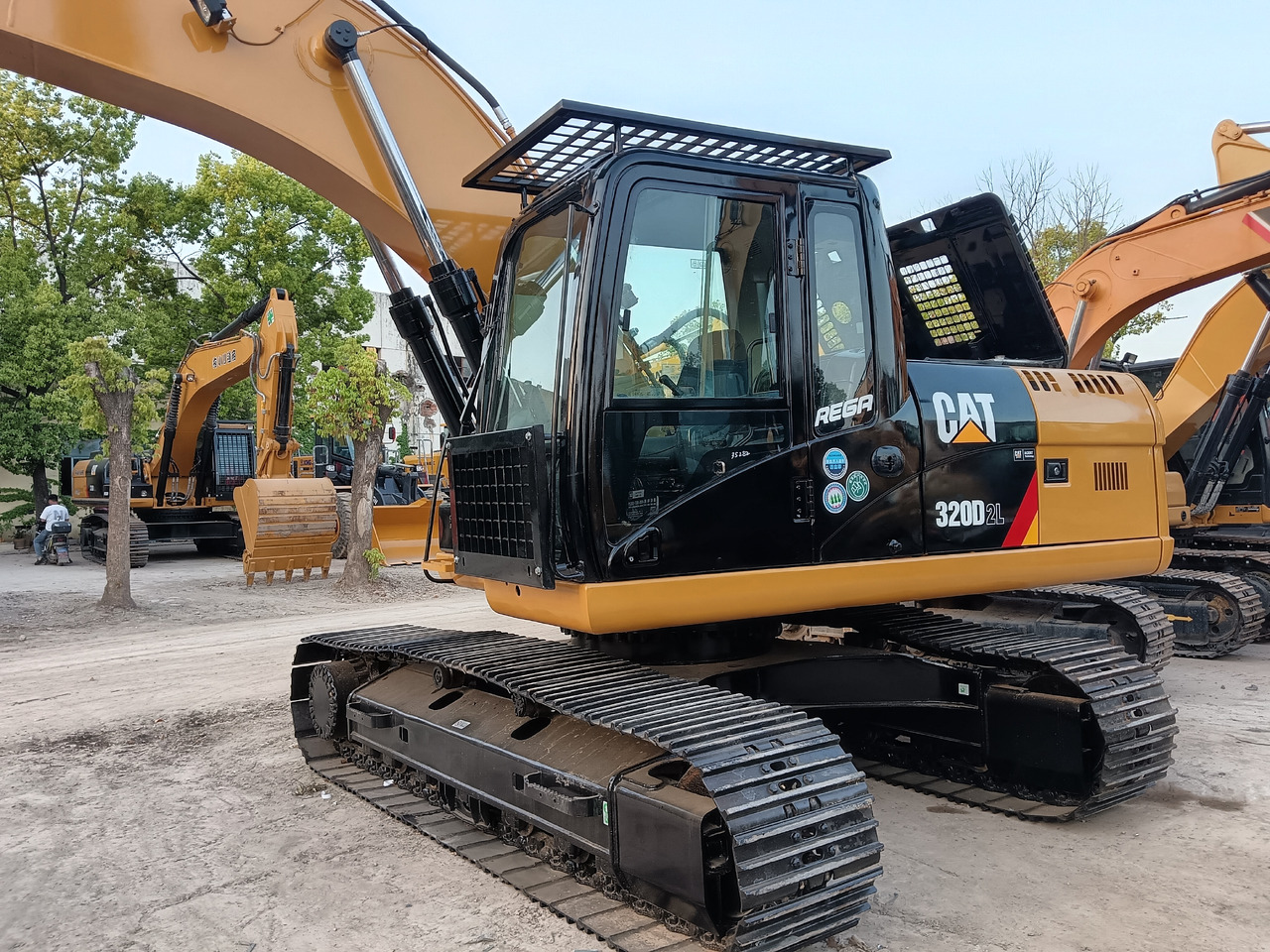 CATERPILLAR 320D2L CAT 320 D 2 L - حفارات زحافة: صور 1 CATERPILLAR 320D2L CAT 320 D 2 L - حفارات زحافة: صور 1
