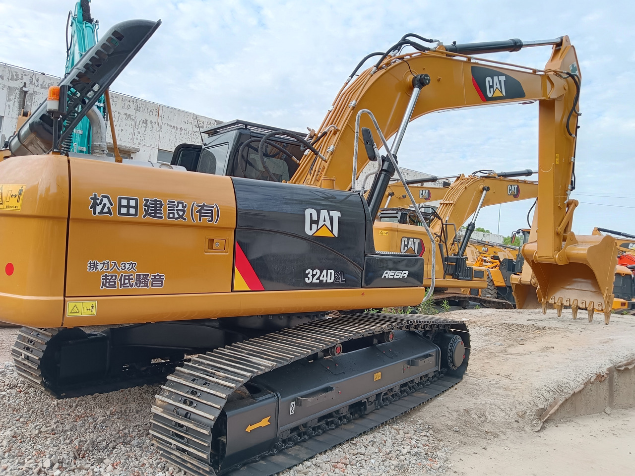 CATERPILLAR 324 DL CAT 324D 2 L - حفارات زحافة: صور 1 CATERPILLAR 324 DL CAT 324D 2 L - حفارات زحافة: صور 1