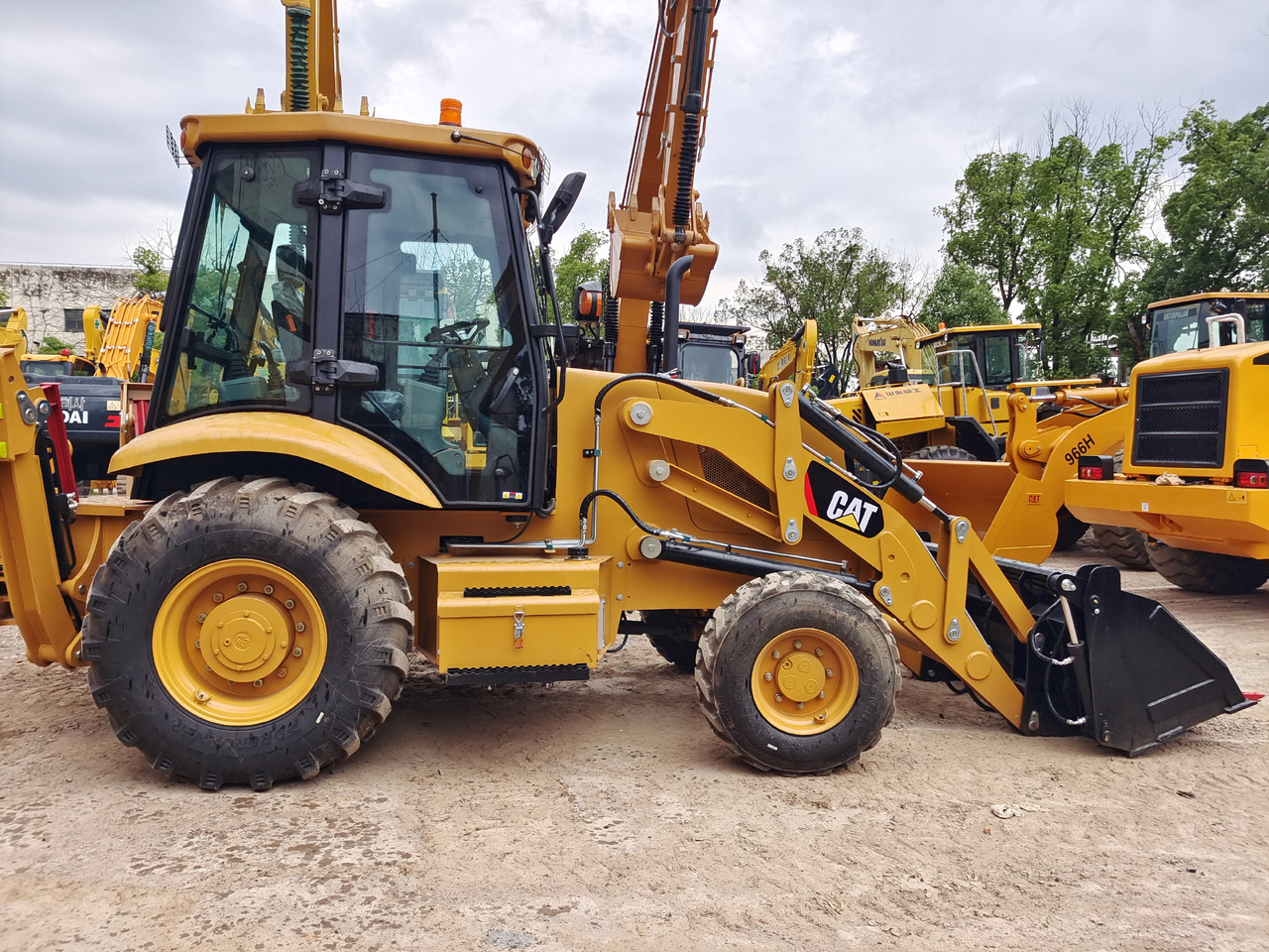 CATERPILLAR 420F BRAND NEW - حفار متعدد الاستخدام: صور 2 CATERPILLAR 420F BRAND NEW - حفار متعدد الاستخدام: صور 2