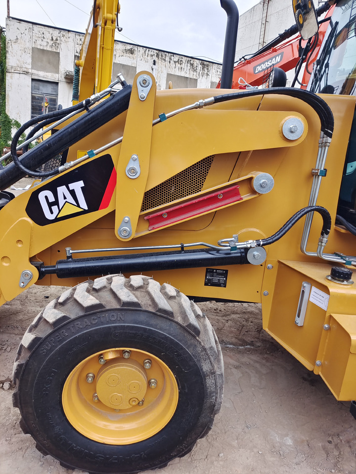 CATERPILLAR 420F BRAND NEW - حفار متعدد الاستخدام: صور 3 CATERPILLAR 420F BRAND NEW - حفار متعدد الاستخدام: صور 3