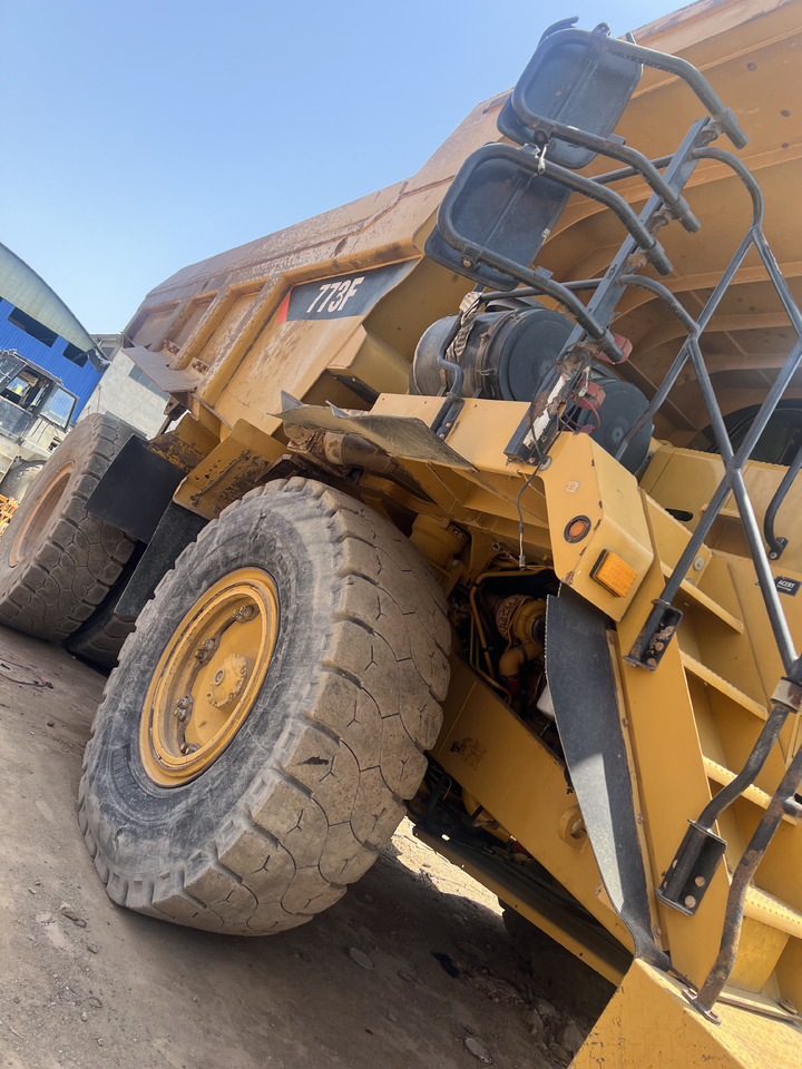 شاحنة قلابة للمحاجر CATERPILLAR 773F CAT MINING DUMP TRUCK: صور 11 شاحنة قلابة للمحاجر CATERPILLAR 773F CAT MINING DUMP TRUCK: صور 11