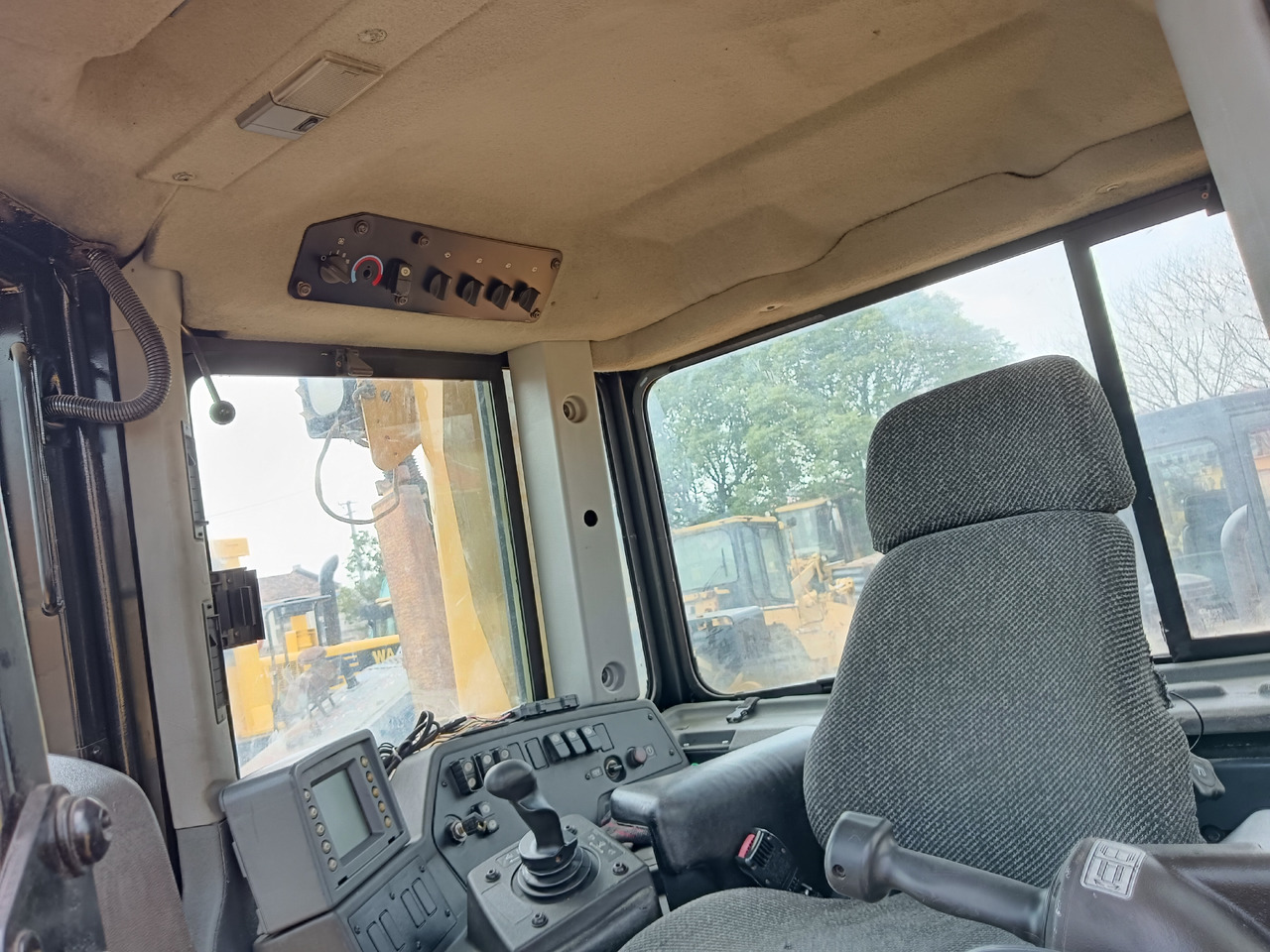 CATERPILLAR D8T CAT D 8 T - بلدوزر: صور 5 CATERPILLAR D8T CAT D 8 T - بلدوزر: صور 5