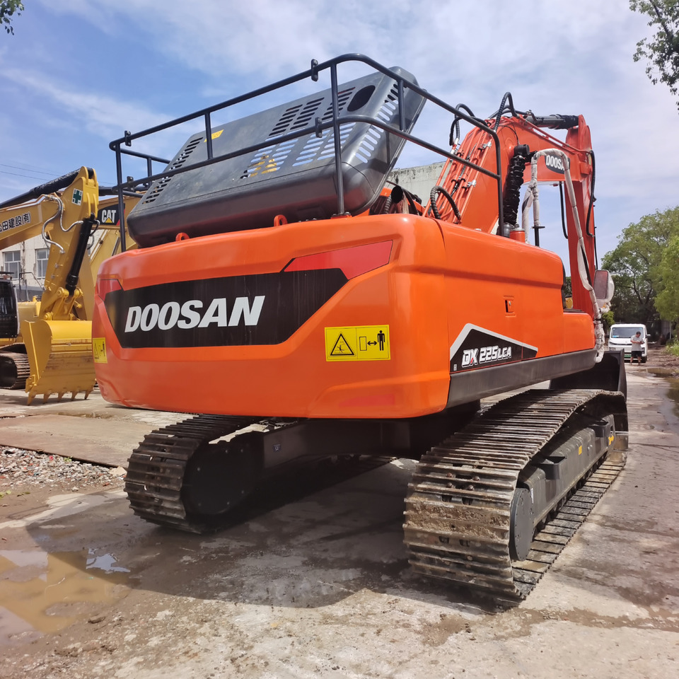 DOOSAN DX225 LCA - حفارات زحافة: صور 3 DOOSAN DX225 LCA - حفارات زحافة: صور 3