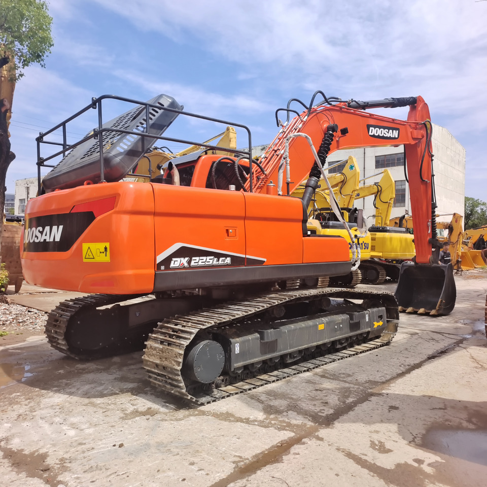 DOOSAN DX225 LCA - حفارات زحافة: صور 1 DOOSAN DX225 LCA - حفارات زحافة: صور 1