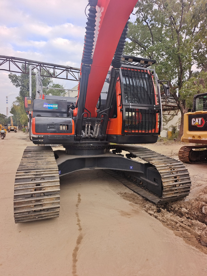 DOOSAN DX225LCA DX225 LC-9C DX300 DX340 - حفارات زحافة: صور 4 DOOSAN DX225LCA DX225 LC-9C DX300 DX340 - حفارات زحافة: صور 4