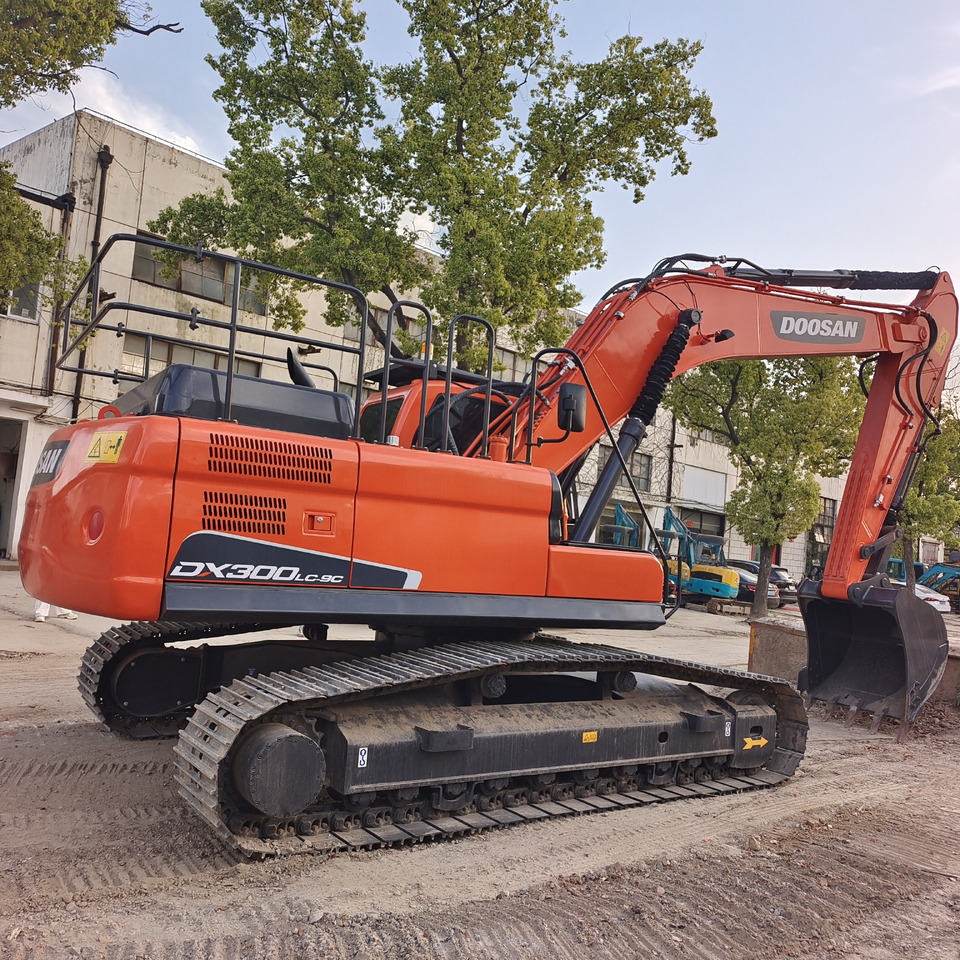 DOOSAN DX300 DX340 DX225 - حفارات زحافة: صور 1 DOOSAN DX300 DX340 DX225 - حفارات زحافة: صور 1