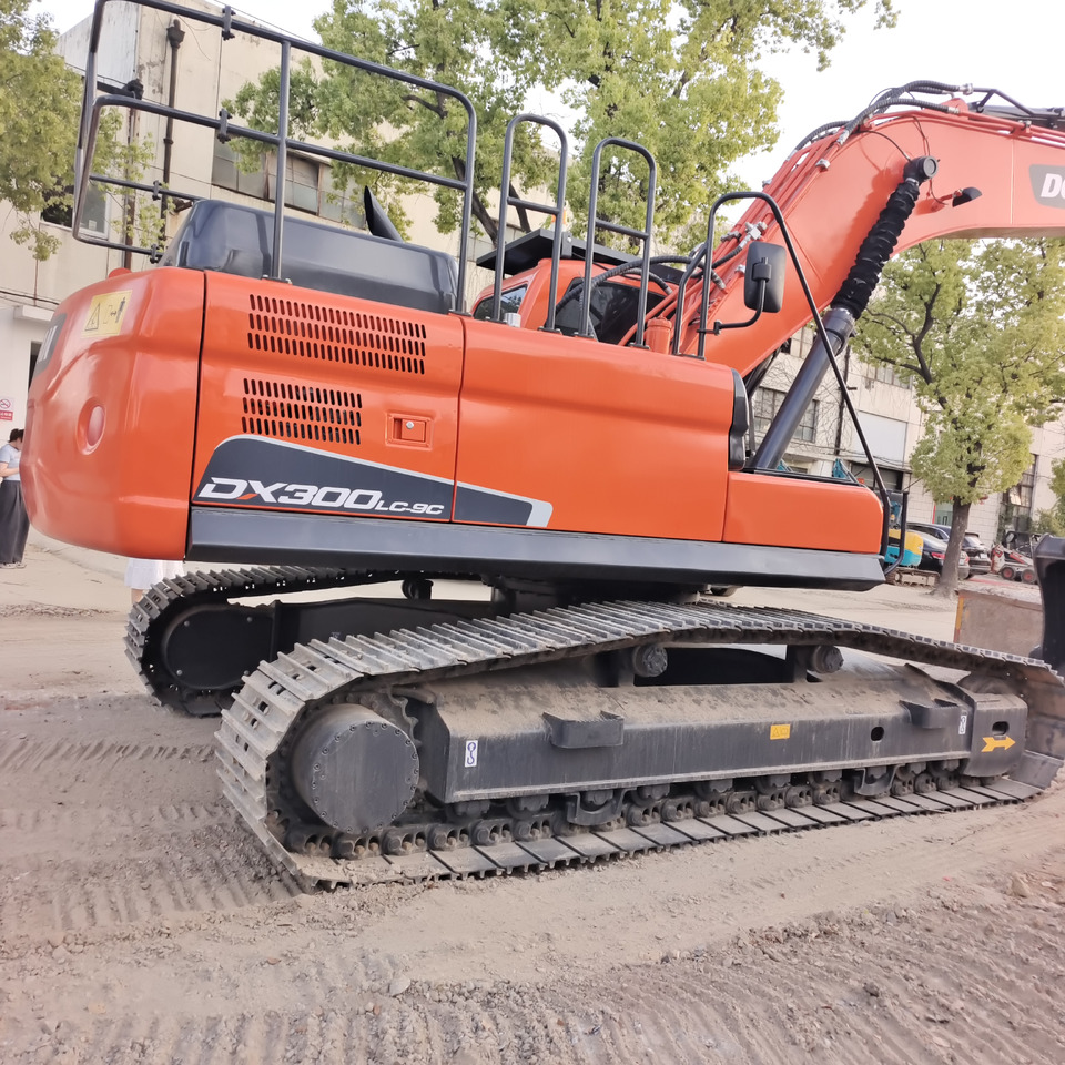 DOOSAN DX300 DX340 DX225 - حفارات زحافة: صور 2 DOOSAN DX300 DX340 DX225 - حفارات زحافة: صور 2