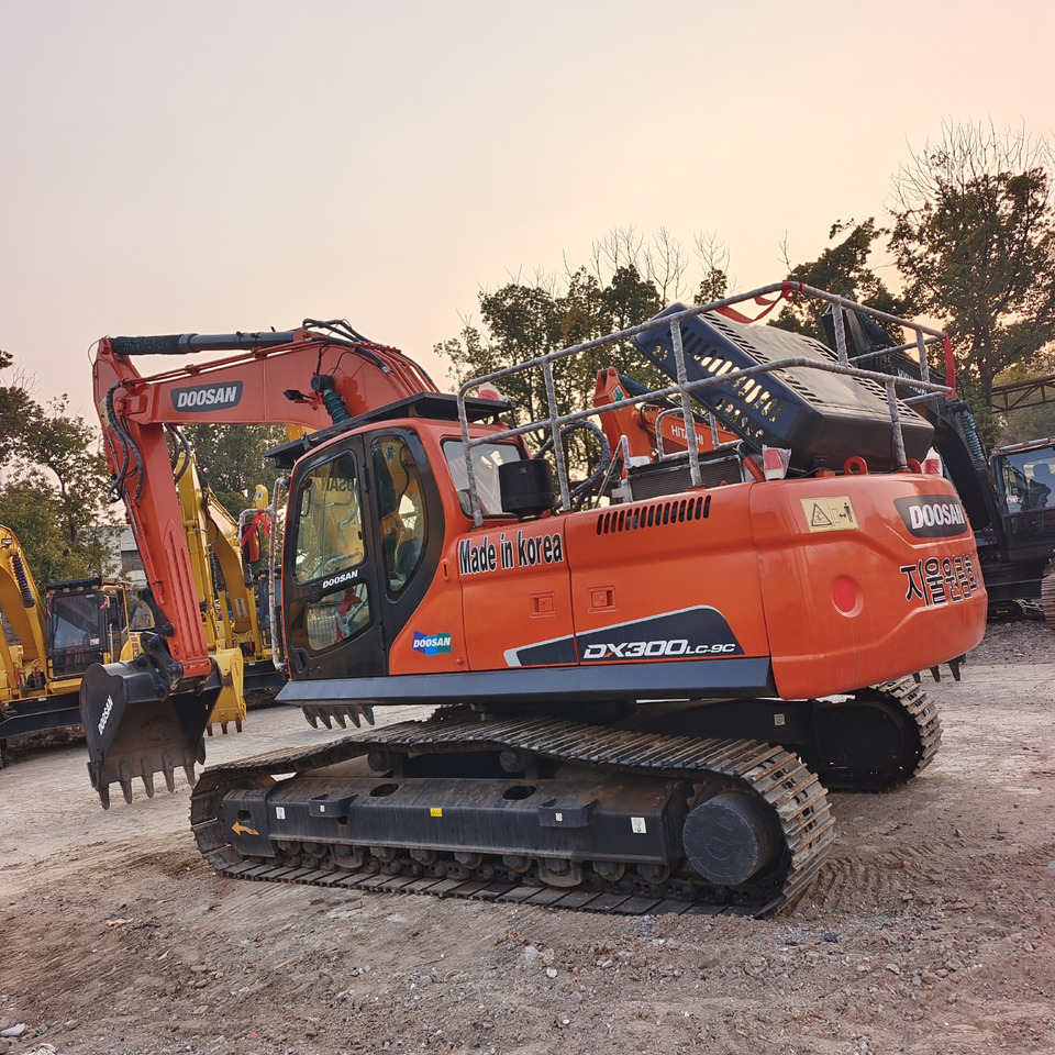 DOOSAN DX300 LC - 9C DX 300 LCA DX225 DX340 - حفارات زحافة: صور 1 DOOSAN DX300 LC - 9C DX 300 LCA DX225 DX340 - حفارات زحافة: صور 1