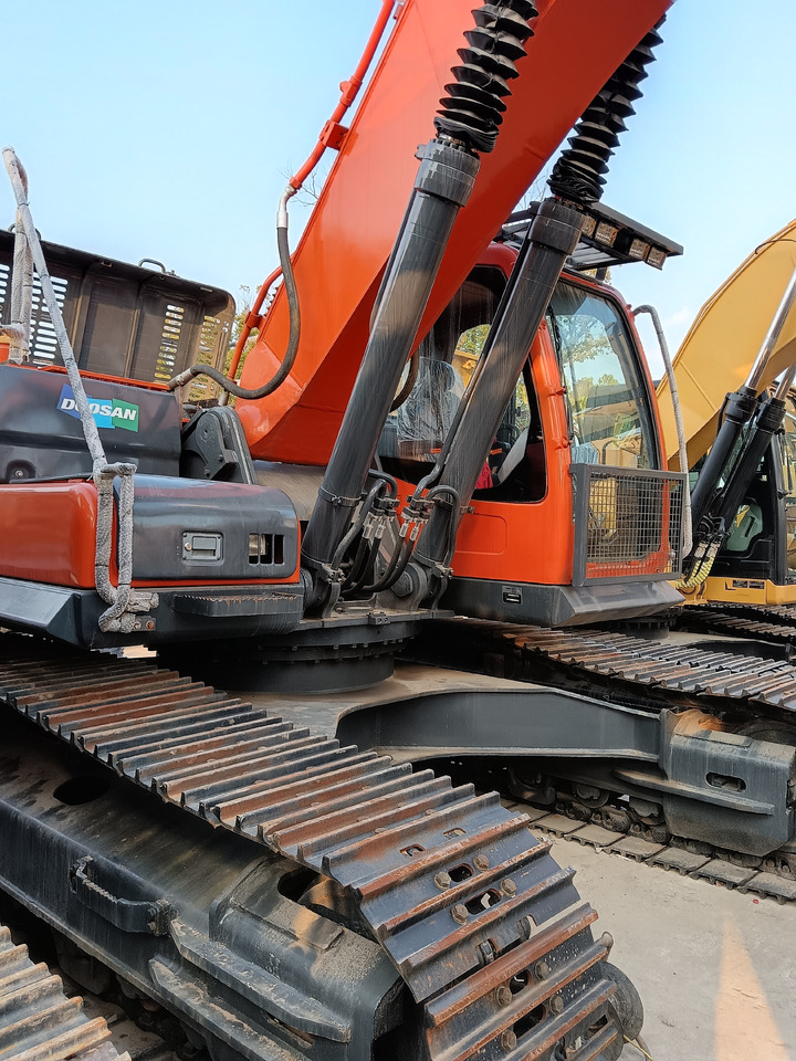 DOOSAN DX340LC-9C DX340LCA - حفارات زحافة: صور 5 DOOSAN DX340LC-9C DX340LCA - حفارات زحافة: صور 5