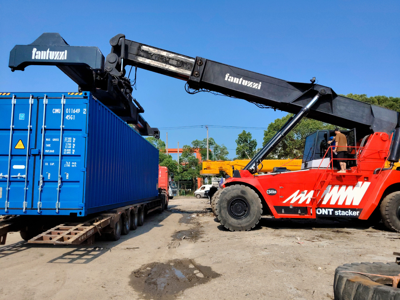 FANTUZZI CS45KM - رافعات حاويات: صور 1 FANTUZZI CS45KM - رافعات حاويات: صور 1