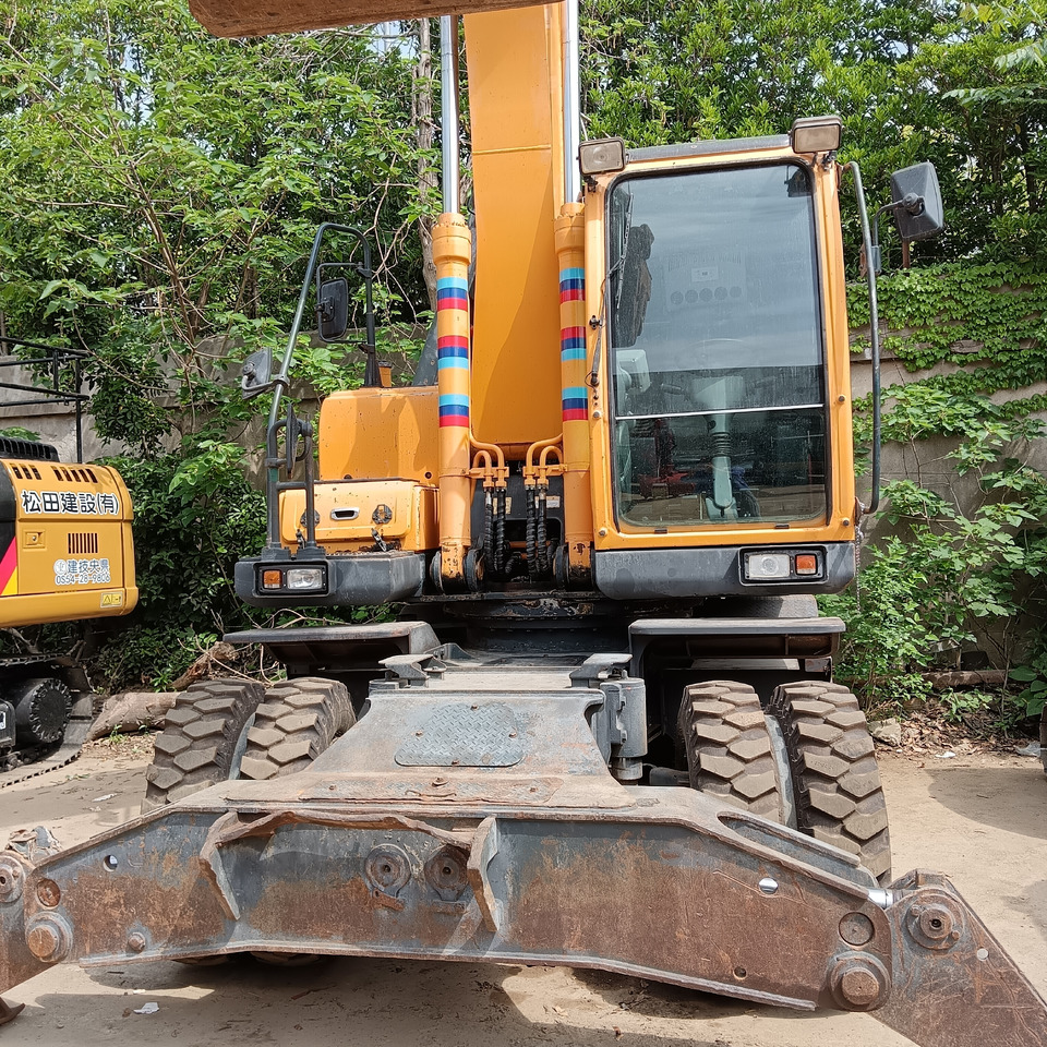 HYUNDAI 210W-9 R 210 W - 9 - حفارة على عجلات: صور 3 HYUNDAI 210W-9 R 210 W - 9 - حفارة على عجلات: صور 3