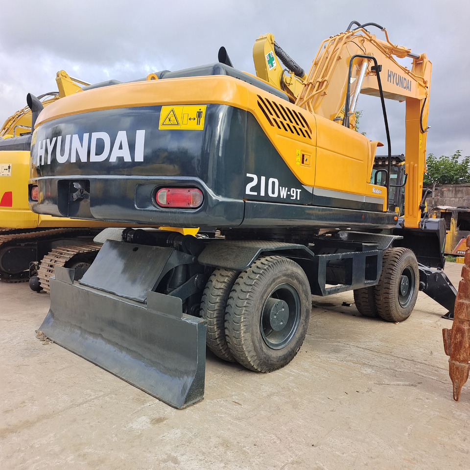 HYUNDAI 210W-9T - حفارة على عجلات: صور 2 HYUNDAI 210W-9T - حفارة على عجلات: صور 2