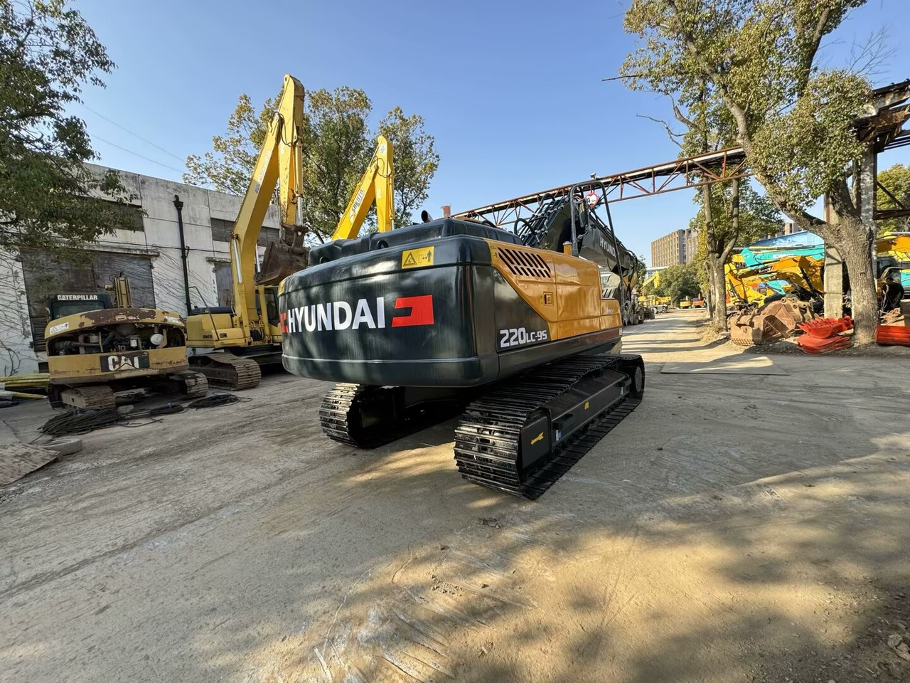 حفارات زحافة HYUNDAI 220LC-9S: صور 9