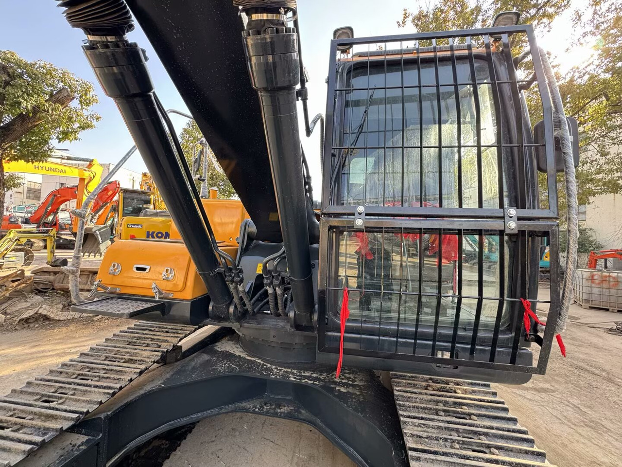 HYUNDAI 220LC-9S - حفارات زحافة: صور 2 HYUNDAI 220LC-9S - حفارات زحافة: صور 2