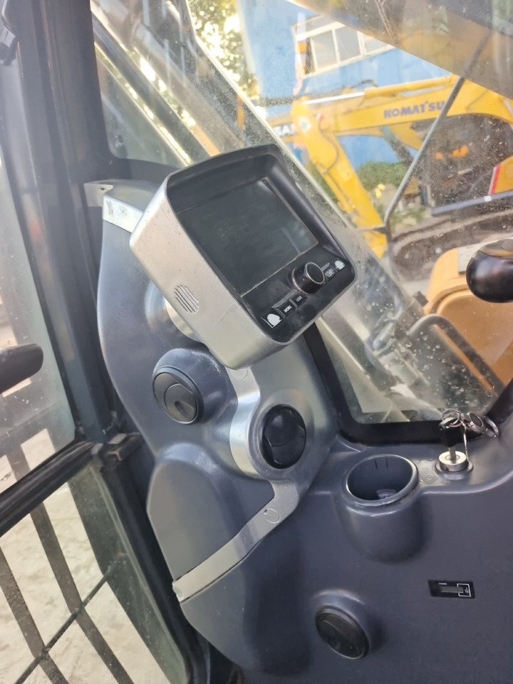 HYUNDAI 305LC-9T - حفارات زحافة: صور 4 HYUNDAI 305LC-9T - حفارات زحافة: صور 4