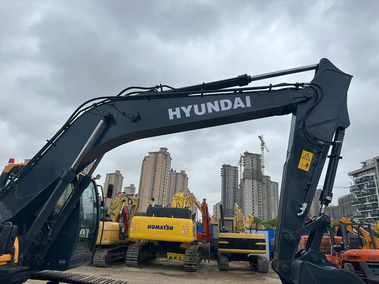 حفارات زحافة HYUNDAI R 225LC-9T: صور 11