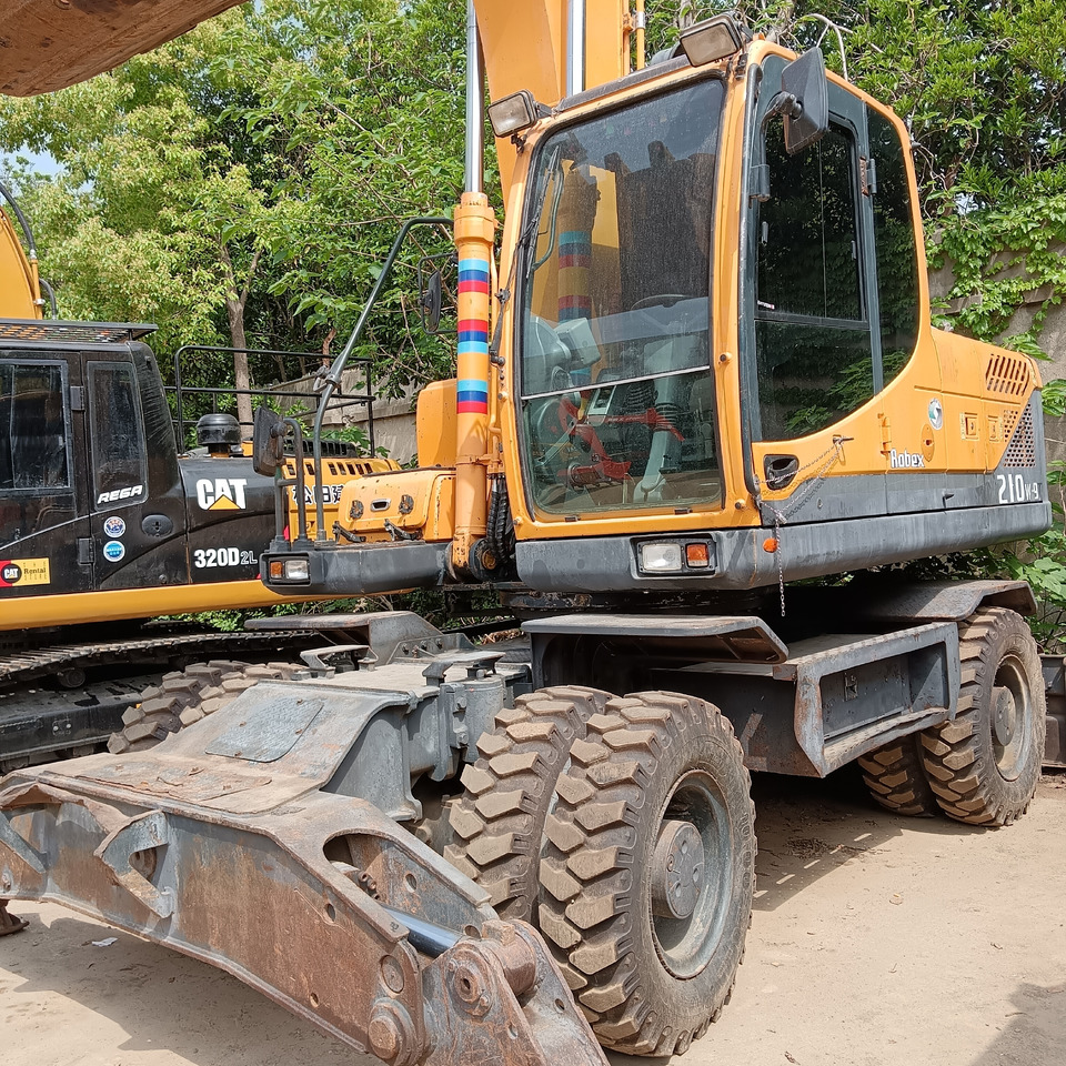 HYUNDAI R210W-9 - حفارة على عجلات: صور 1 HYUNDAI R210W-9 - حفارة على عجلات: صور 1