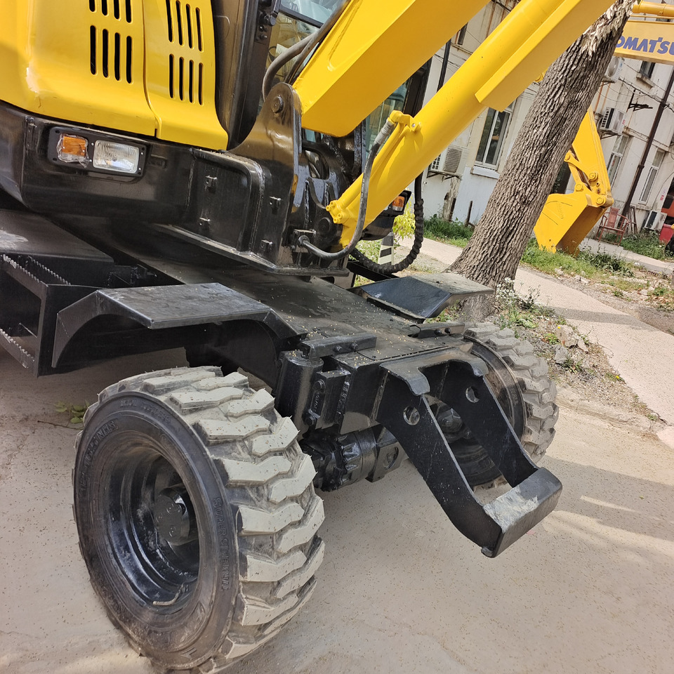 HYUNDAI R60W-7 - حفارة على عجلات: صور 5 HYUNDAI R60W-7 - حفارة على عجلات: صور 5