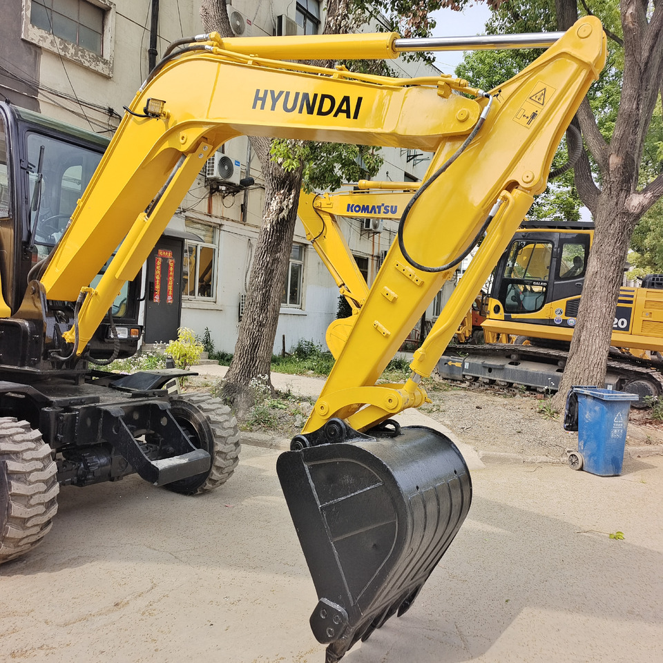 HYUNDAI R60W-7 - حفارة على عجلات: صور 3 HYUNDAI R60W-7 - حفارة على عجلات: صور 3