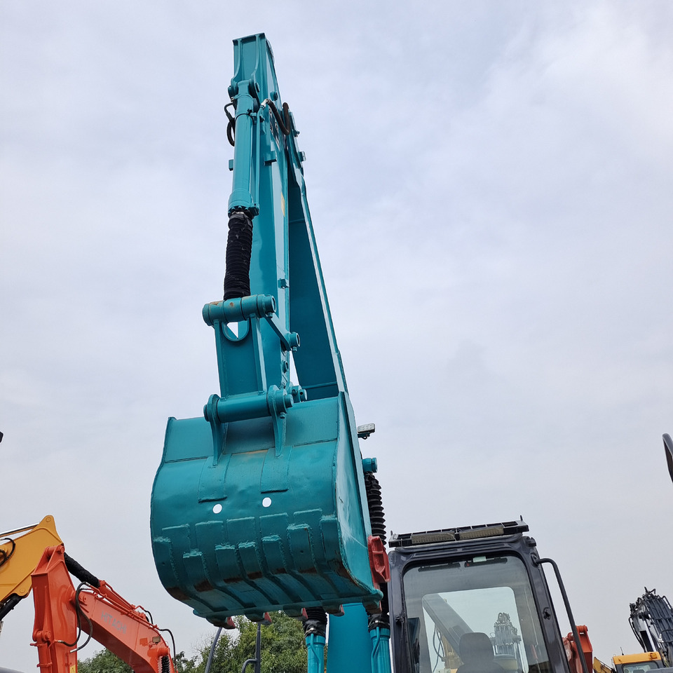 KOBELCO SK 140 - حفارات زحافة: صور 4 KOBELCO SK 140 - حفارات زحافة: صور 4