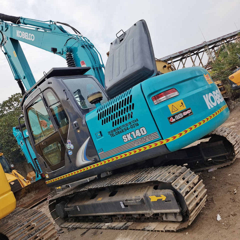 KOBELCO SK 140 - حفارات زحافة: صور 1 KOBELCO SK 140 - حفارات زحافة: صور 1