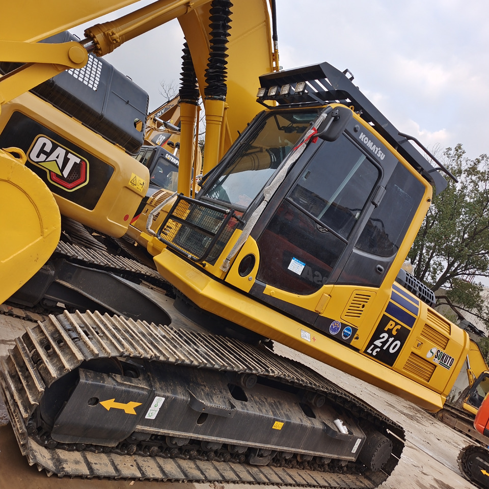 KOMATSU PC 210 LC - 8 - حفارات زحافة: صور 4 KOMATSU PC 210 LC - 8 - حفارات زحافة: صور 4