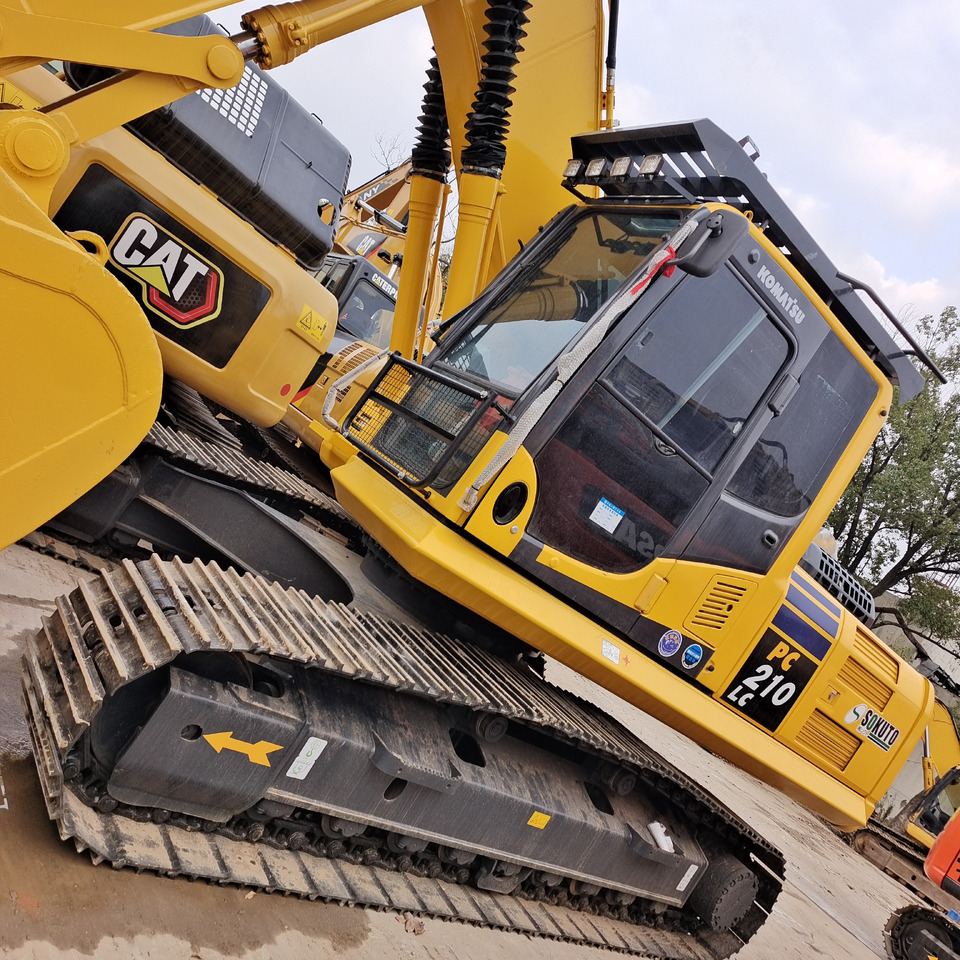 KOMATSU PC 210 LC - 8 - حفارات زحافة: صور 5 KOMATSU PC 210 LC - 8 - حفارات زحافة: صور 5