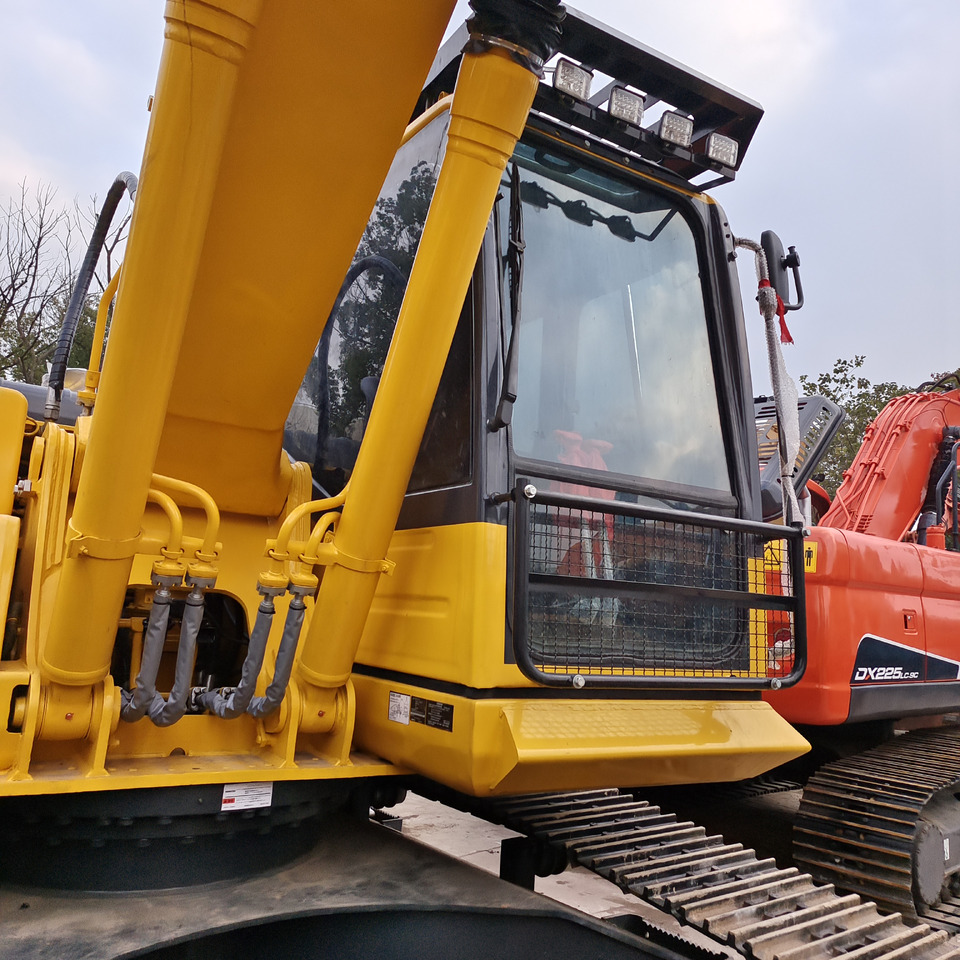 حفارات زحافة KOMATSU PC 210 LC - 8: صور 8 حفارات زحافة KOMATSU PC 210 LC - 8: صور 8