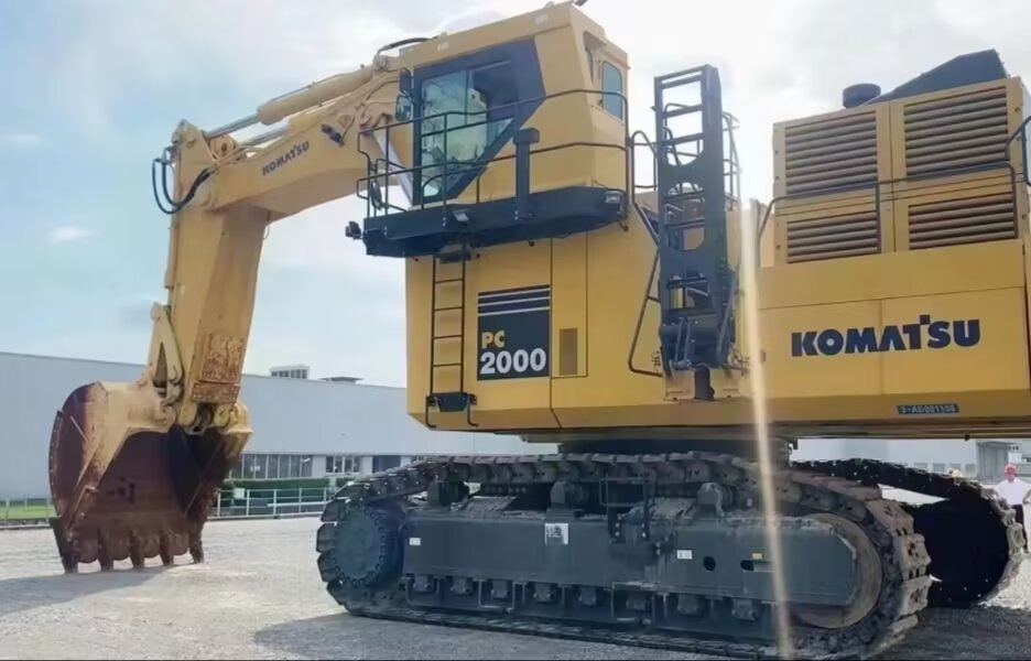 KOMATSU PC2000 MINGING CRAWLER EXCAVATOR - ماكينات التعدين: صور 1 KOMATSU PC2000 MINGING CRAWLER EXCAVATOR - ماكينات التعدين: صور 1