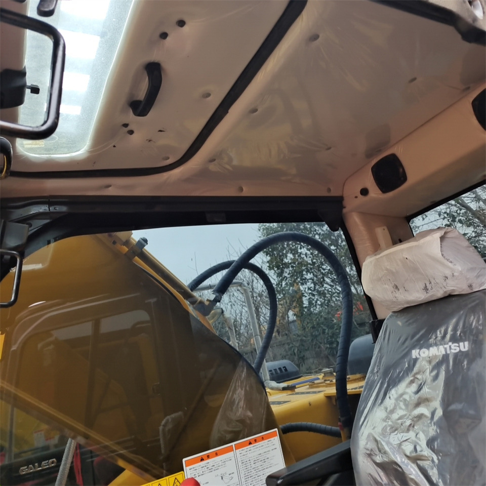KOMATSU PC210LC-8 PC 210 LC - 8 - حفارات زحافة: صور 5 KOMATSU PC210LC-8 PC 210 LC - 8 - حفارات زحافة: صور 5