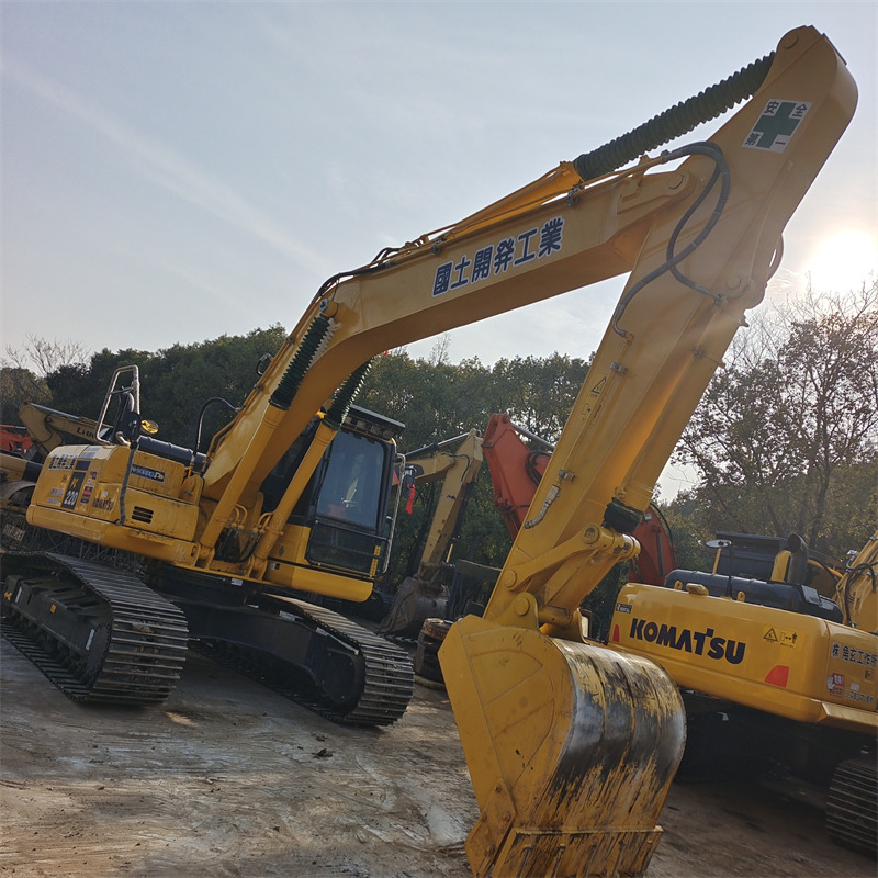 KOMATSU PC220-8N1 - حفارات زحافة: صور 4 KOMATSU PC220-8N1 - حفارات زحافة: صور 4
