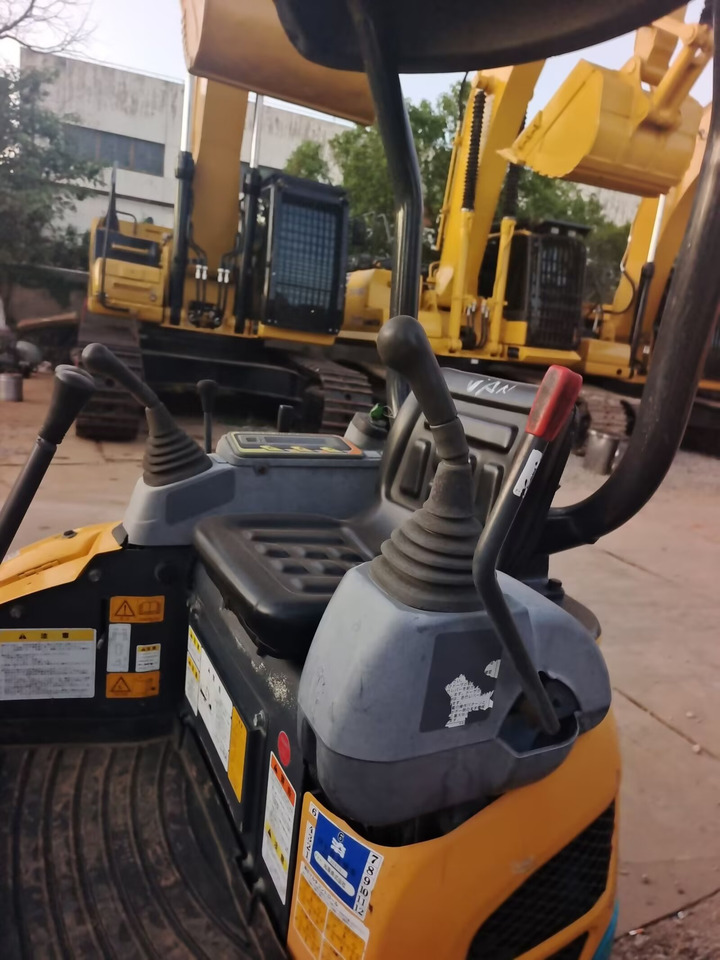 KUBOTA U17 - حفارة مصغرة: صور 3 KUBOTA U17 - حفارة مصغرة: صور 3