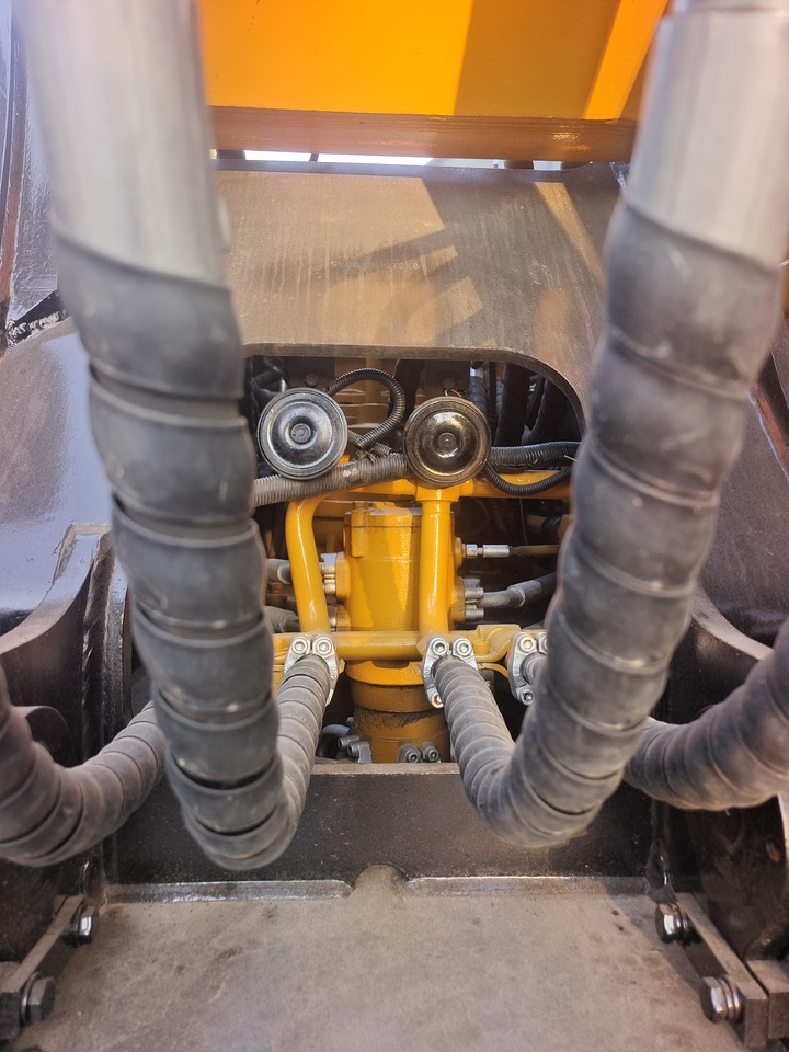 SANY 215H 215C - حفارات زحافة: صور 5 SANY 215H 215C - حفارات زحافة: صور 5