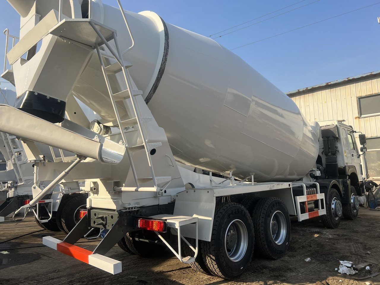 SINOTRUK HOWO 371 HP 16 CBM - شاحنة خلاطة خرسانة: صور 2 SINOTRUK HOWO 371 HP 16 CBM - شاحنة خلاطة خرسانة: صور 2