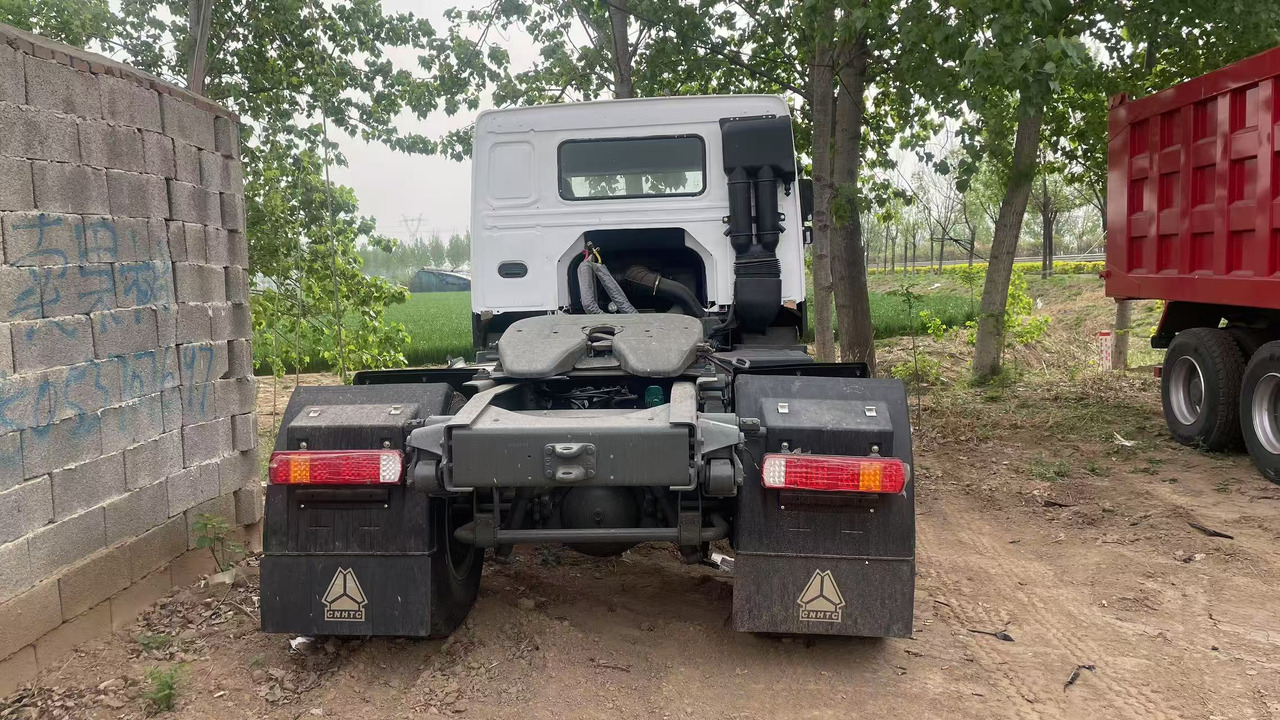 SINOTRUK HOWO 4*2 - شاحنة جرار: صور 3 SINOTRUK HOWO 4*2 - شاحنة جرار: صور 3