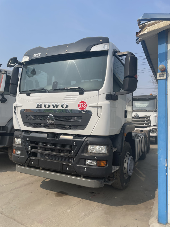 SINOTRUK HOWO 420HP TRACTOR HEAD - شاحنة جرار: صور 3 SINOTRUK HOWO 420HP TRACTOR HEAD - شاحنة جرار: صور 3