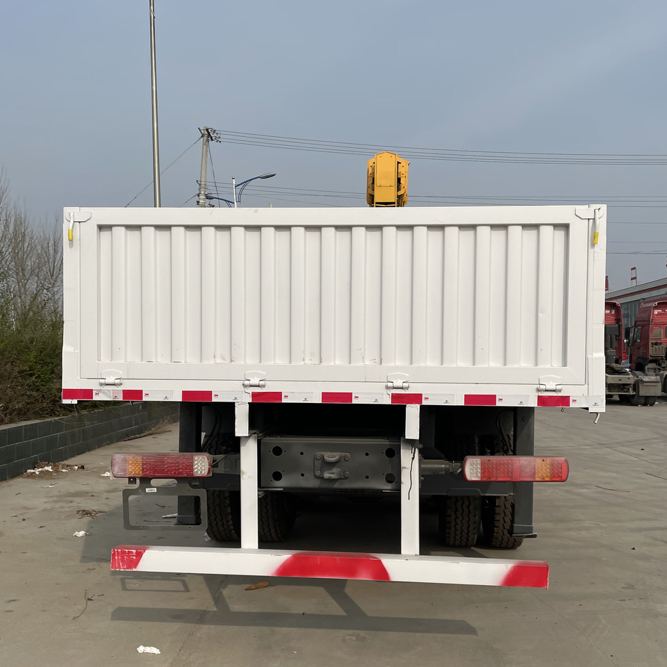 SINOTRUK HOWO 8 TON Knuckle Boom Crane TRUCK MOUNTED CRANE - شاحنة كرين: صور 5 SINOTRUK HOWO 8 TON Knuckle Boom Crane TRUCK MOUNTED CRANE - شاحنة كرين: صور 5