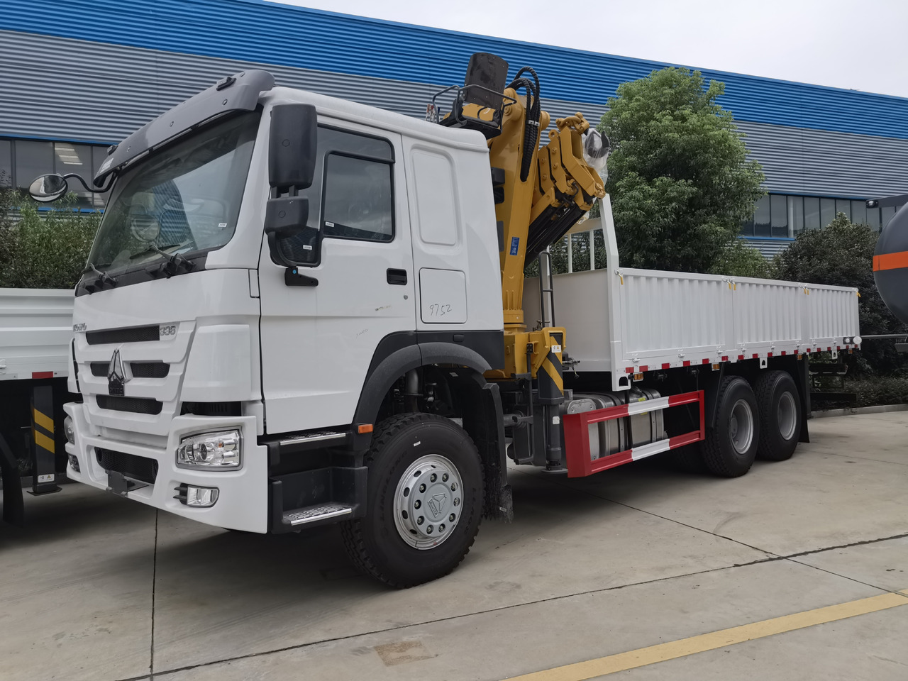 SINOTRUK HOWO 8 TON Knuckle Boom Crane TRUCK MOUNTED CRANE - شاحنة كرين: صور 1 SINOTRUK HOWO 8 TON Knuckle Boom Crane TRUCK MOUNTED CRANE - شاحنة كرين: صور 1