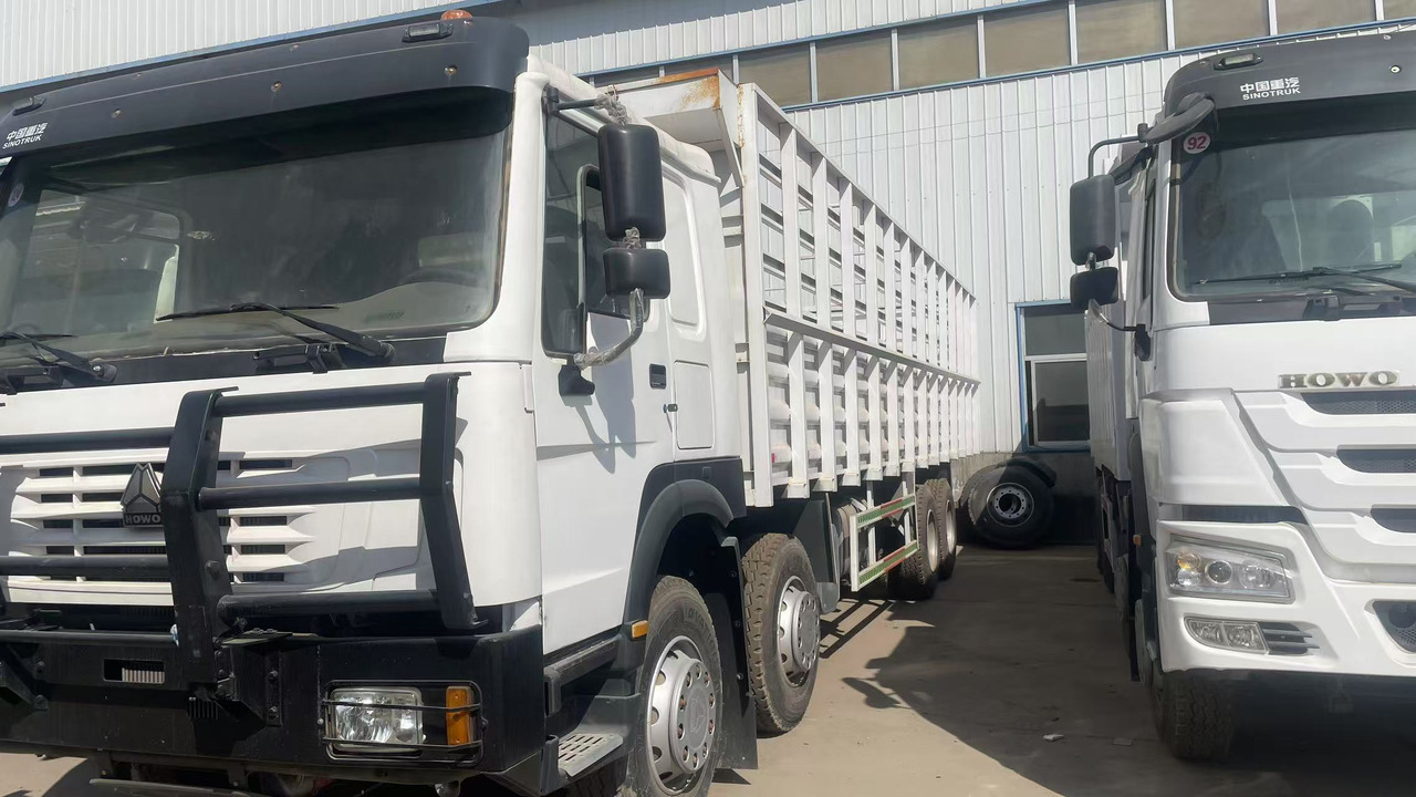 SINOTRUK HOWO WITH FENCE 12 TIRES - قلابات: صور 3 SINOTRUK HOWO WITH FENCE 12 TIRES - قلابات: صور 3